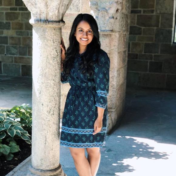 Meet your Posher, Sharon - Picture 1 of 1